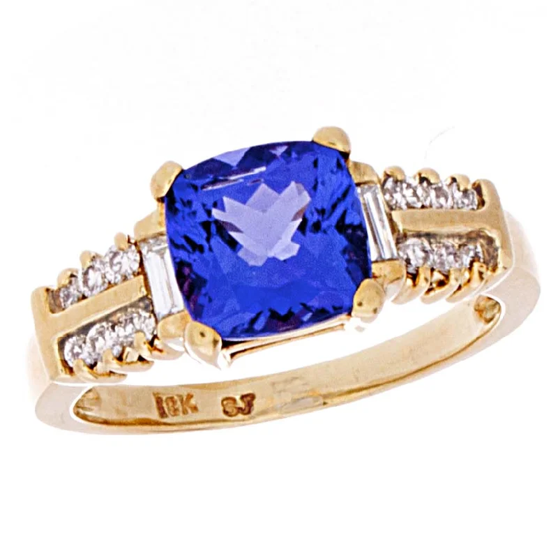 Women’s cocktail rings-Tanzanite Ring