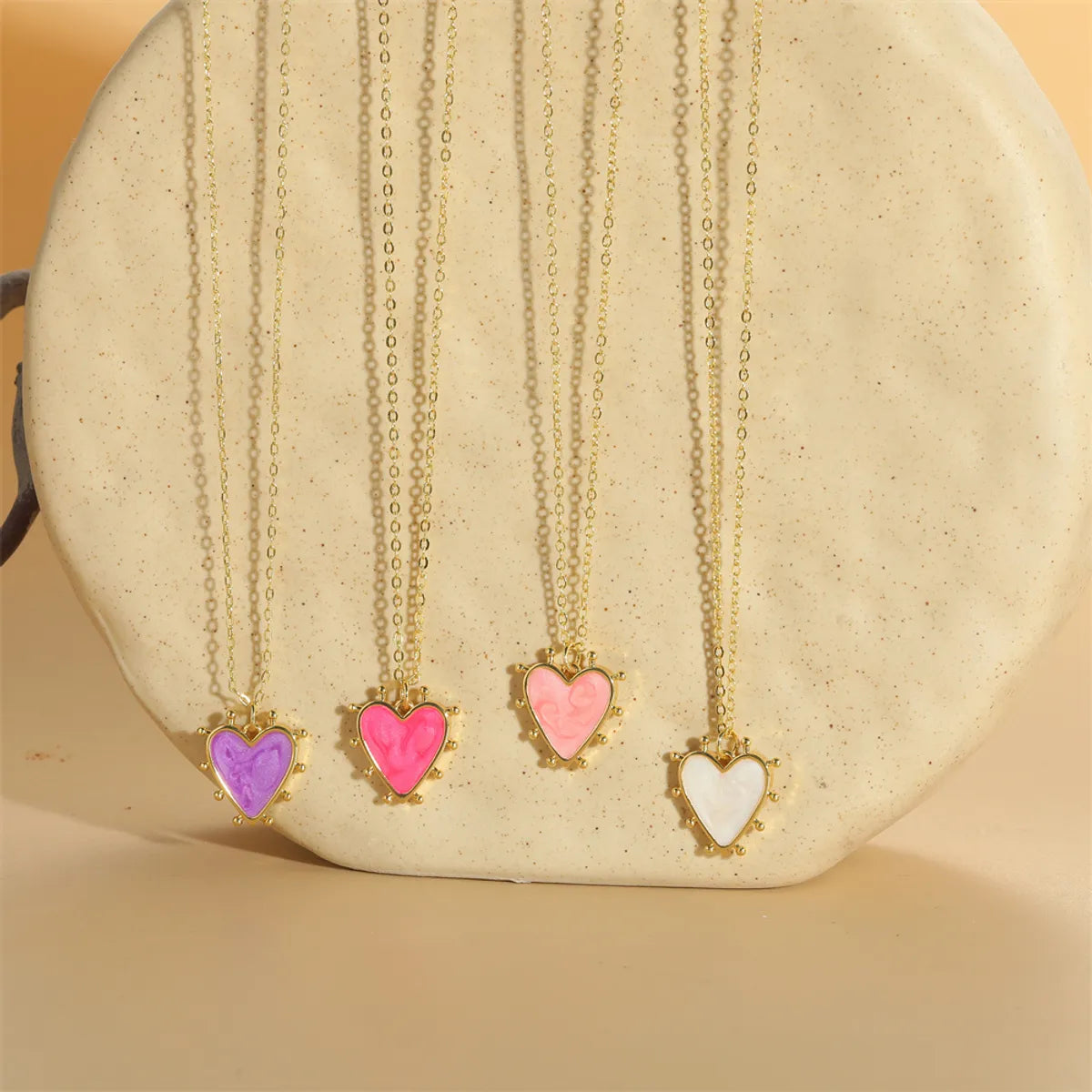 Women’s crystal necklaces-Wholesale Vintage Style Simple Style Commute Heart Shape Copper Enamel 14K Gold Plated Pendant Necklace