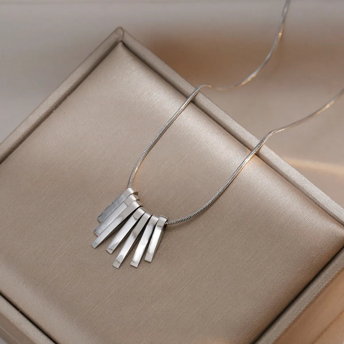 Women’s necklace with initials-Simple Style Geometric Titanium Steel Plating Necklace