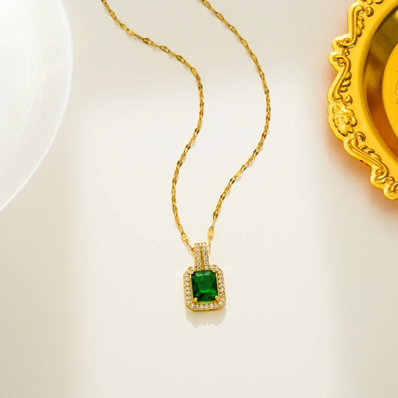 580 Gold Beccarite Necklace