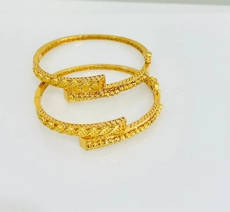 Women’s chunky bracelets-21k Gold Bangle bracelets