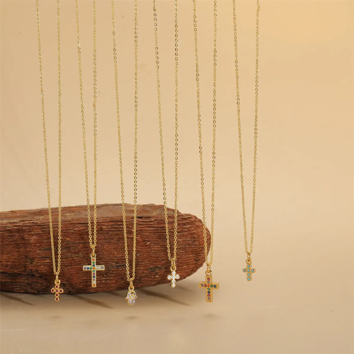 Women’s delicate necklaces-Copper 14K Gold Plated Vintage Style Simple Style Commute Inlay Cross Palm Zircon Pendant Necklace