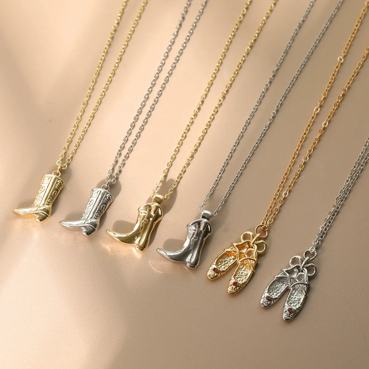 Women’s minimalist gold necklaces-Copper 18K Gold Plated White Gold Plated Inlay Shoe Zircon Pendant Necklace