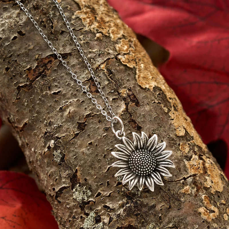 Women’s infinity necklaces-Vintage Sunflower Necklace