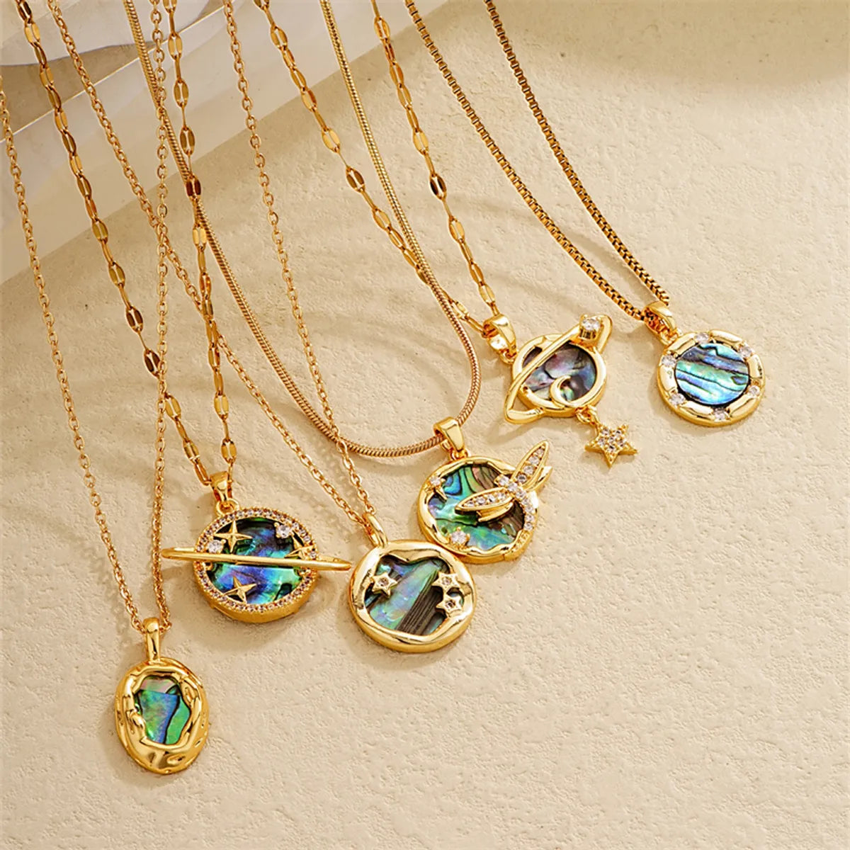 Women’s short necklaces-Wholesale IG Style Vintage Style Round Starry Sky 304 Stainless Steel Copper Plating Inlay K Gold Plated Zircon Charms Necklace