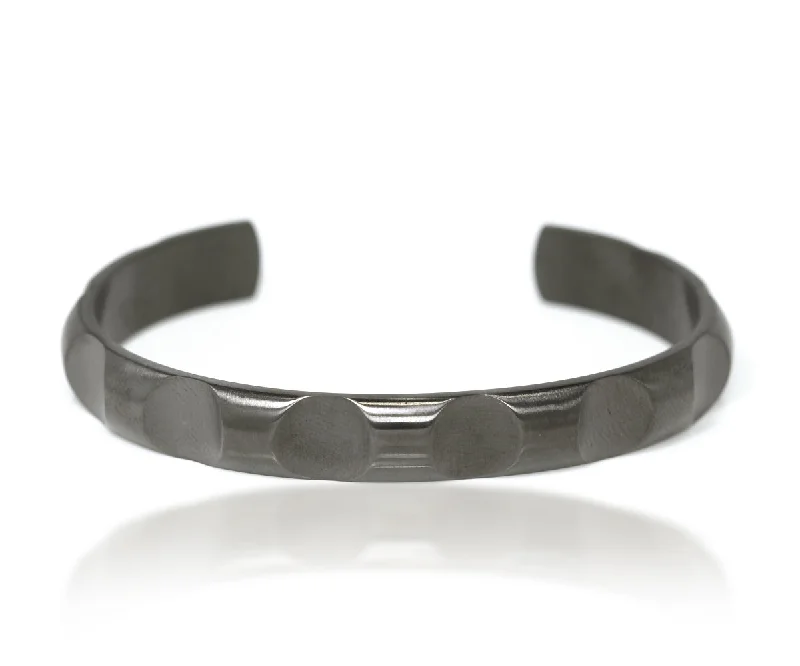 Women’s elegant bracelets-Round Cut Gun Metal Cuff Bracelet