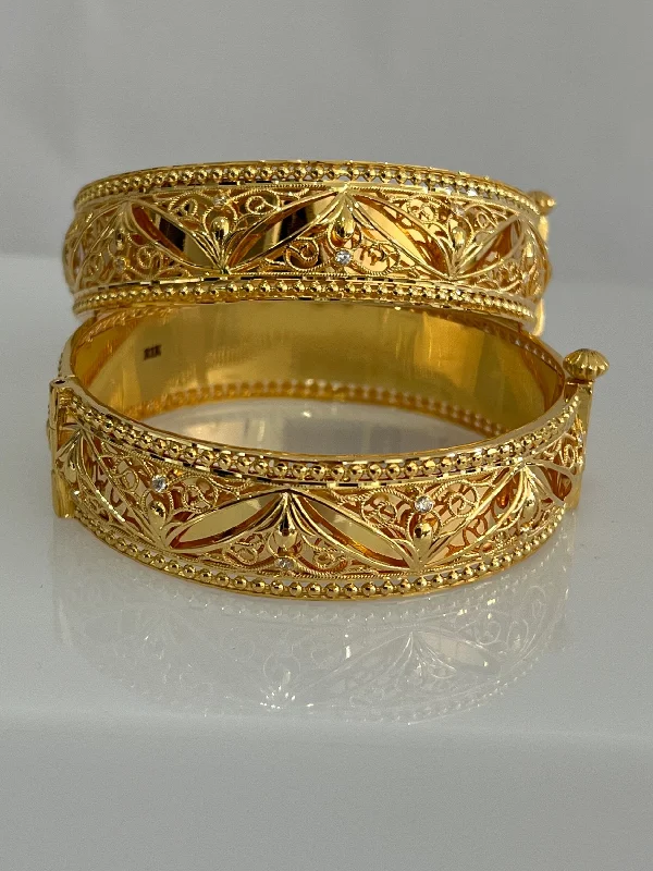 Women’s flower bracelets-21k Gold Bangle Bracelets