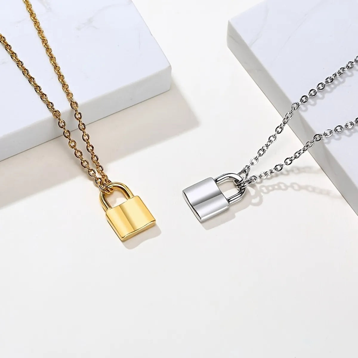 Women’s stylish silver necklaces-Elegant Solid Color Stainless Steel Plating 18k Gold Plated Pendant Necklace