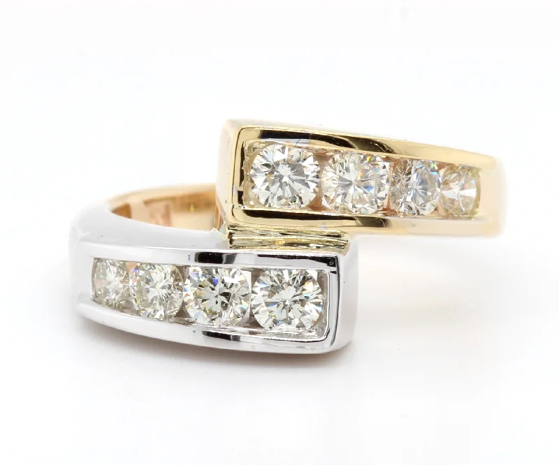 Women’s princess cut engagement rings-Modern Two Tone Twist Diamond Ring