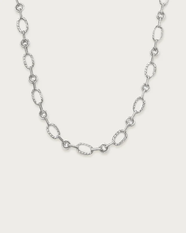 Women’s luxury diamond necklaces-Textured Circle Link Necklace in Silver