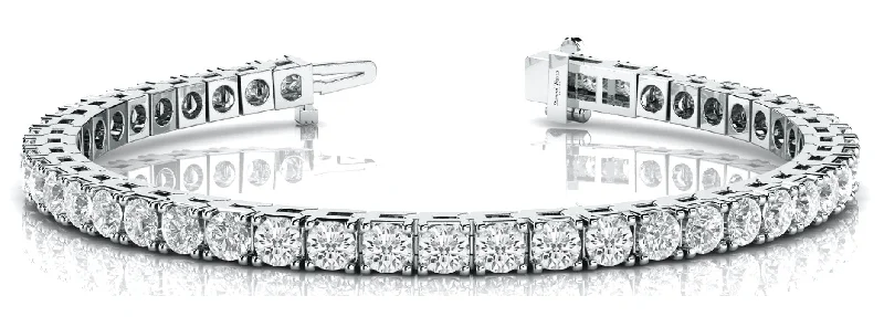 Women’s sterling silver bracelets-Classic Square Chaton Diamonds Bracelet