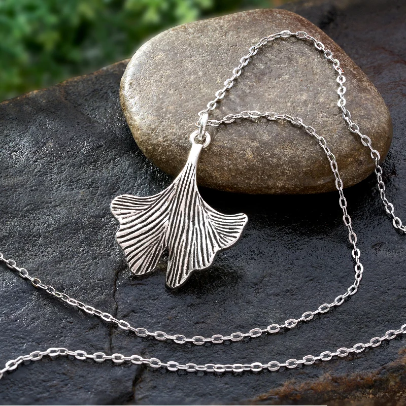 Women’s infinity pendant necklaces-Vintage Ginkgo Leaf Necklace